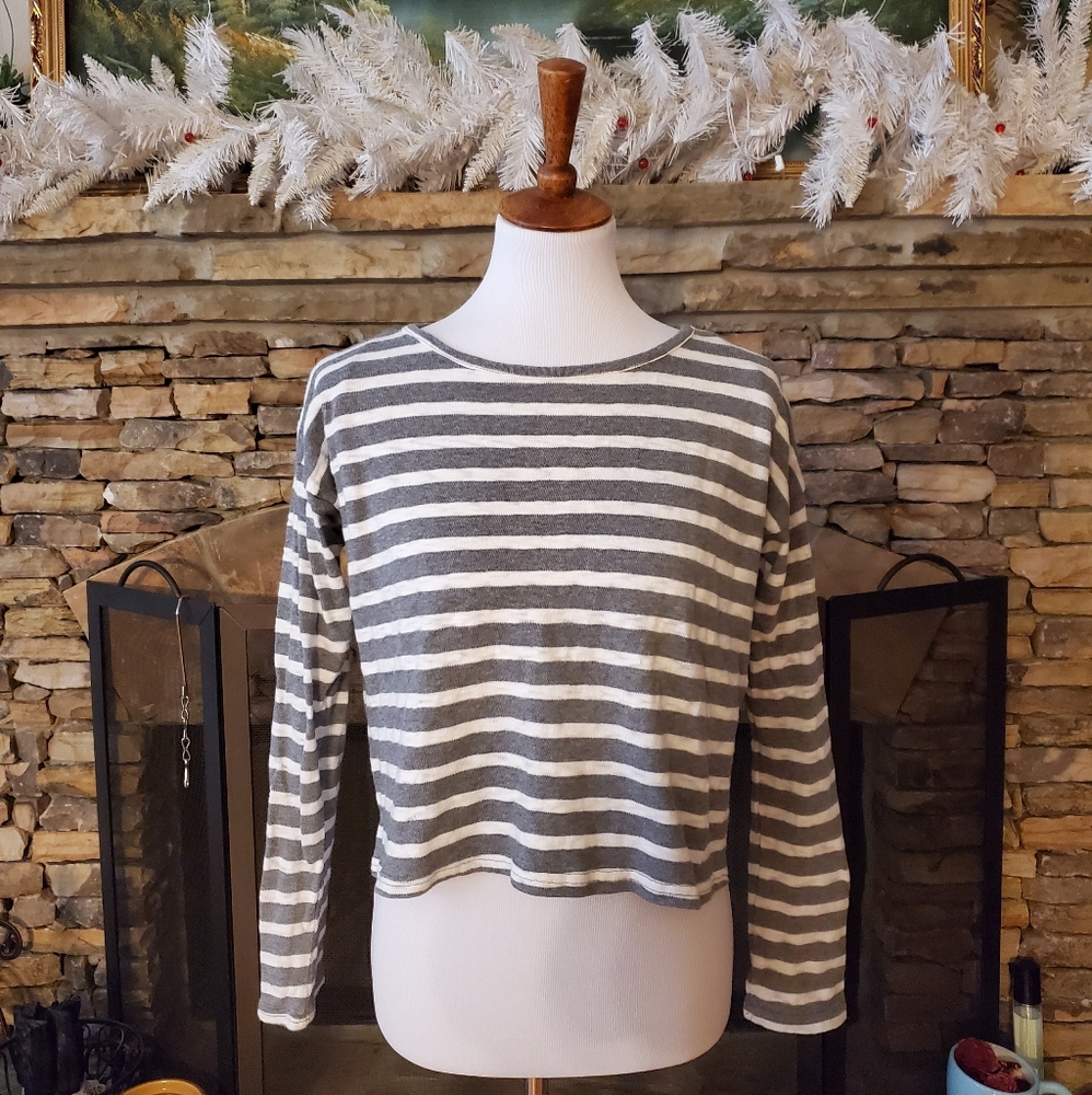 Aeropostale semi cropped stripe sweater